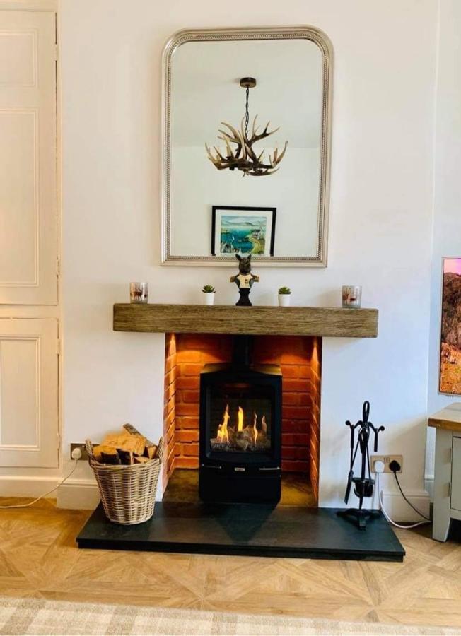 Woodland Cottage - Private Courtyard - Pet Friendly Retreat In The Heart Of Windermere Exteriör bild