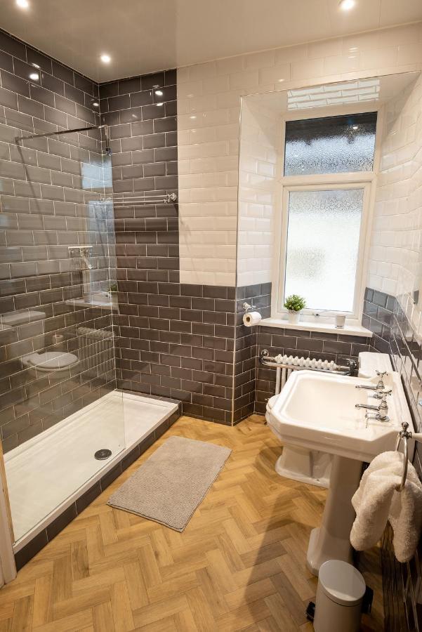 Woodland Cottage - Private Courtyard - Pet Friendly Retreat In The Heart Of Windermere Exteriör bild