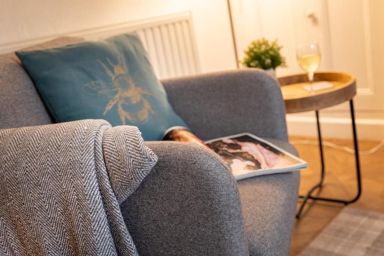 Woodland Cottage - Private Courtyard - Pet Friendly Retreat In The Heart Of Windermere Exteriör bild