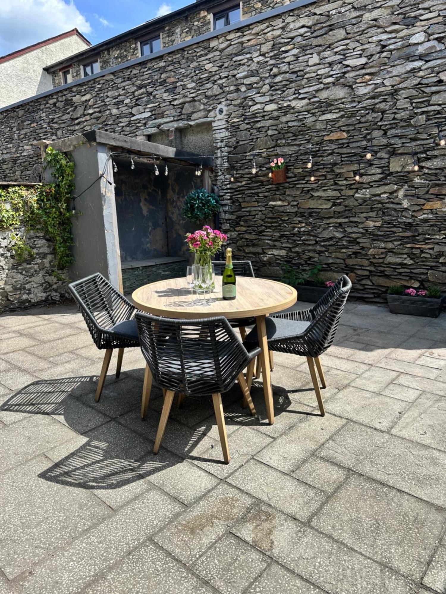 Woodland Cottage - Private Courtyard - Pet Friendly Retreat In The Heart Of Windermere Exteriör bild
