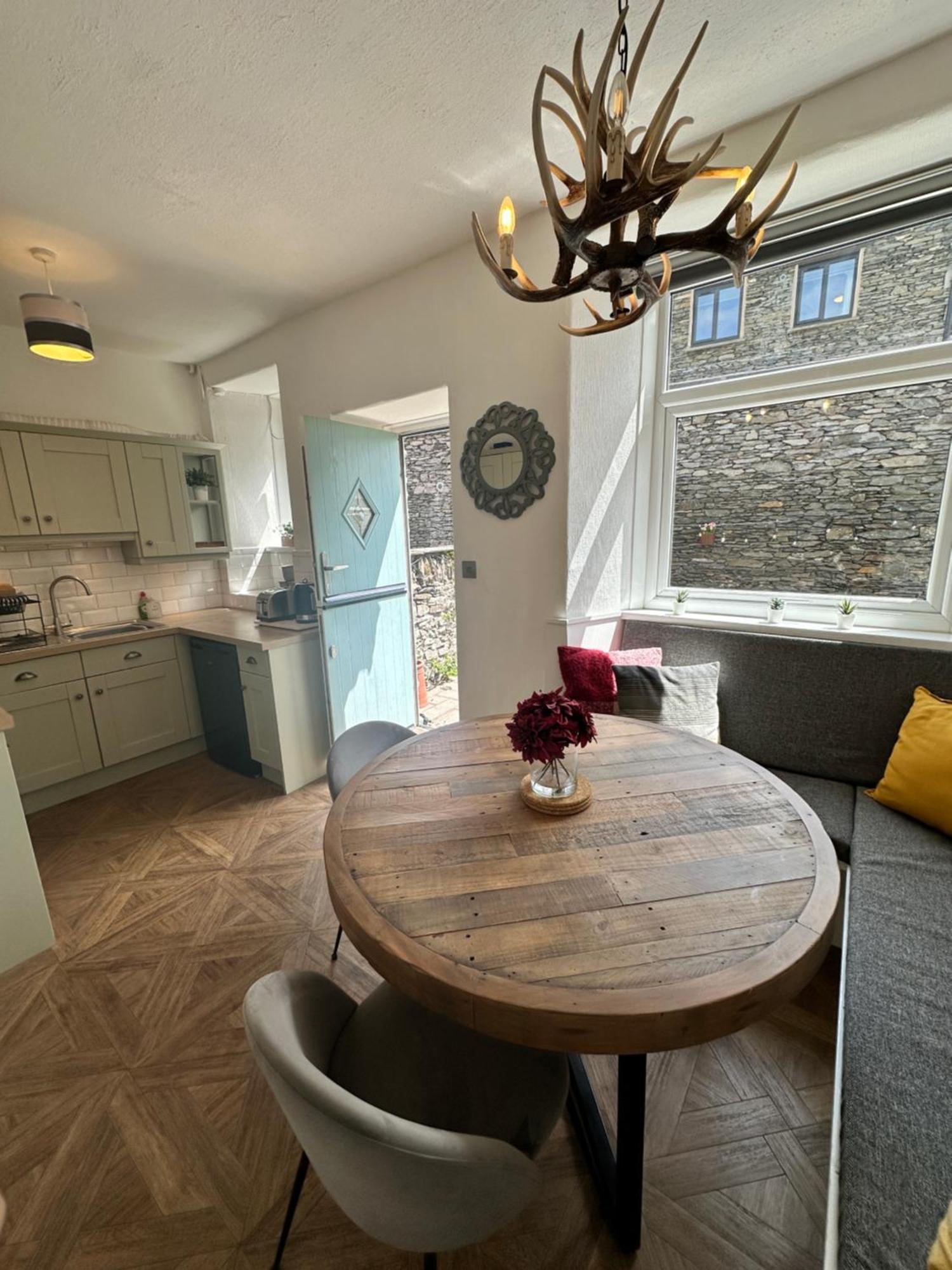 Woodland Cottage - Private Courtyard - Pet Friendly Retreat In The Heart Of Windermere Exteriör bild